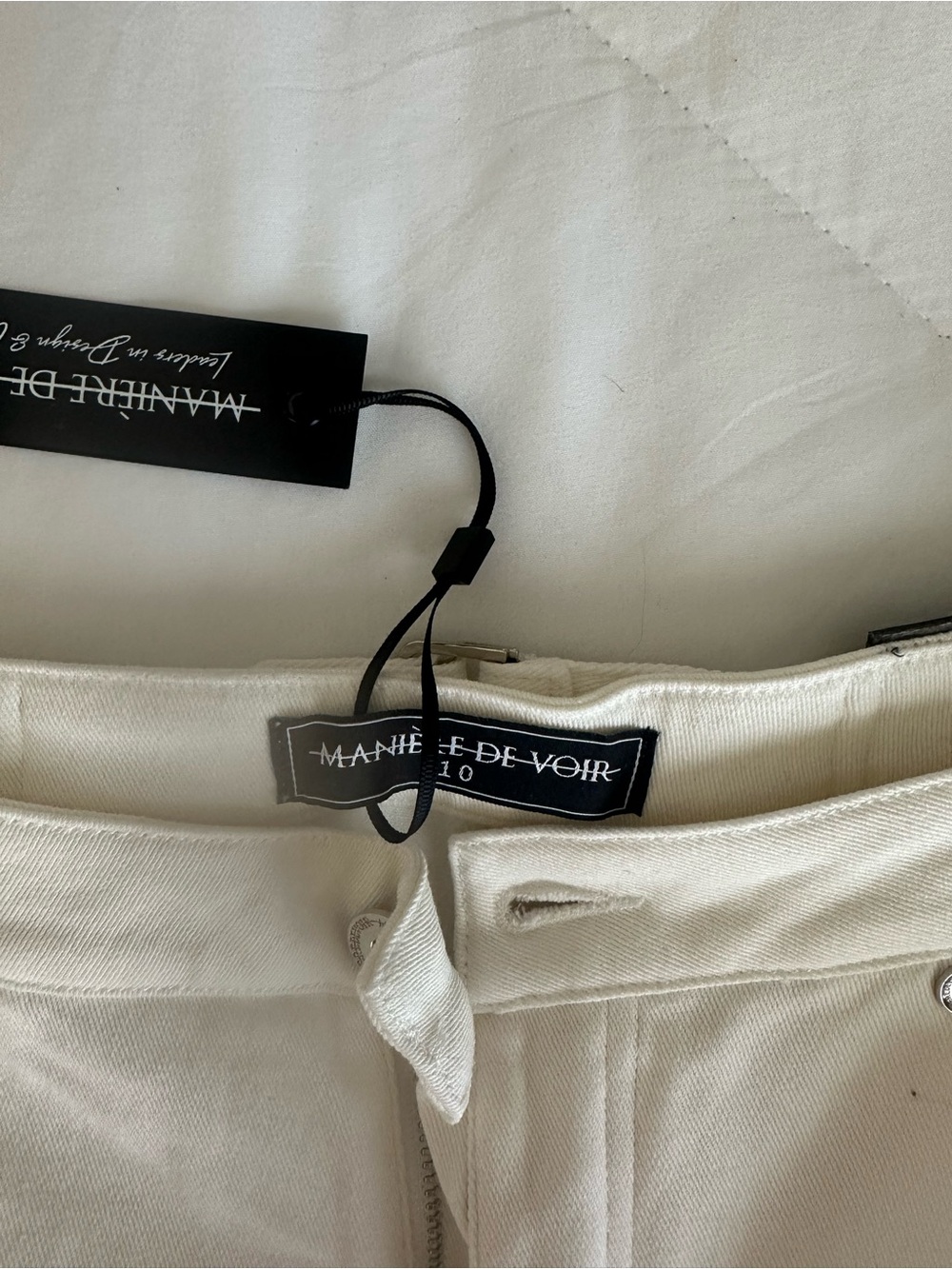 Maniere De Voir Cream Ankle & Cropped Pants